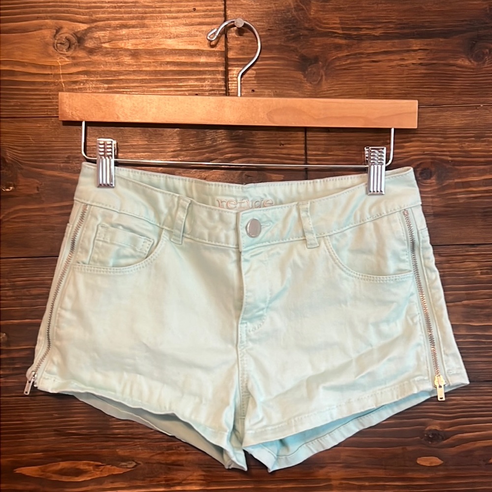 Refuge shorts